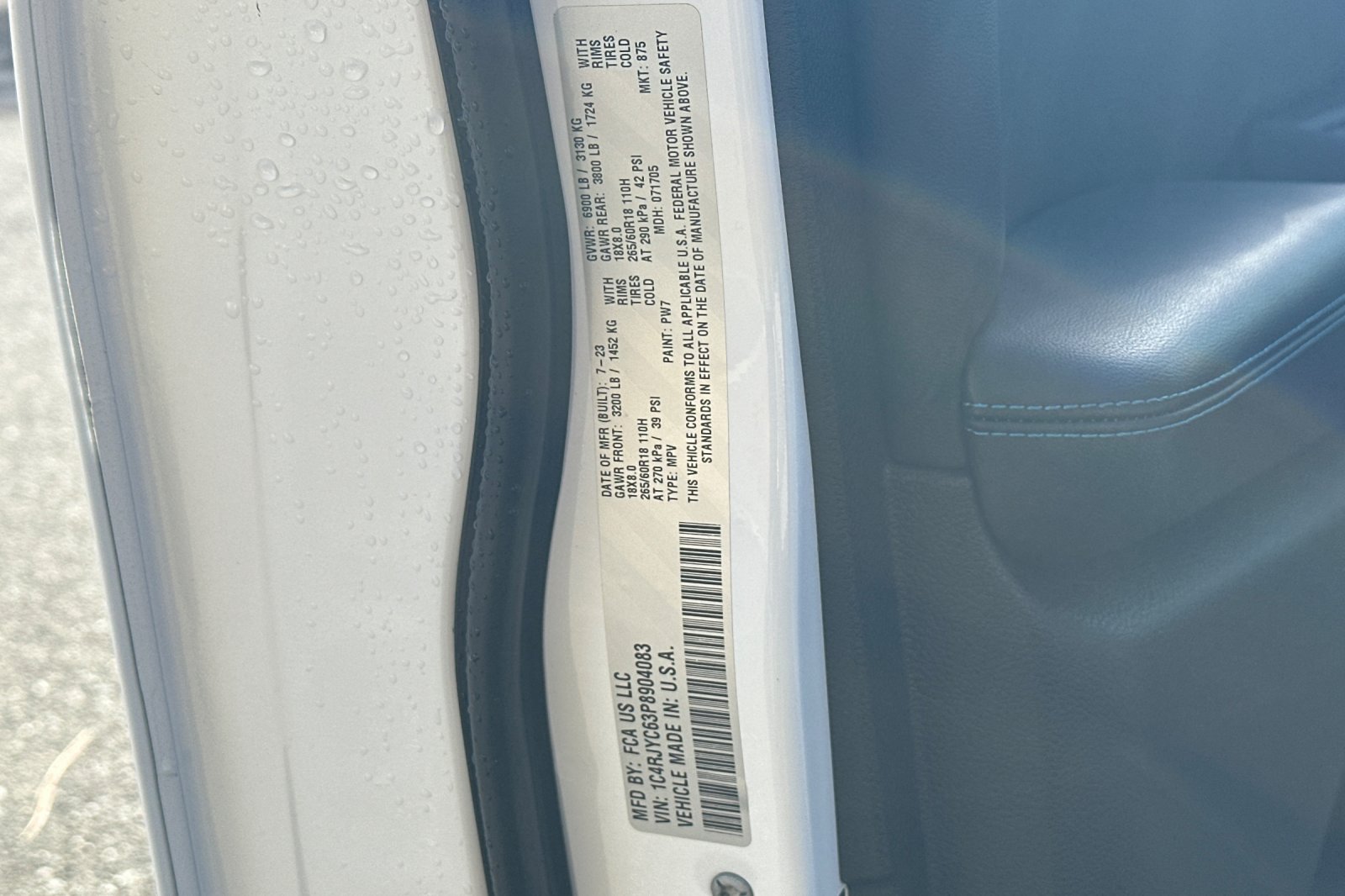 New 2023 Bright White Clear-Coat Exterior Paint Jeep Trailhawk 4xe image 28