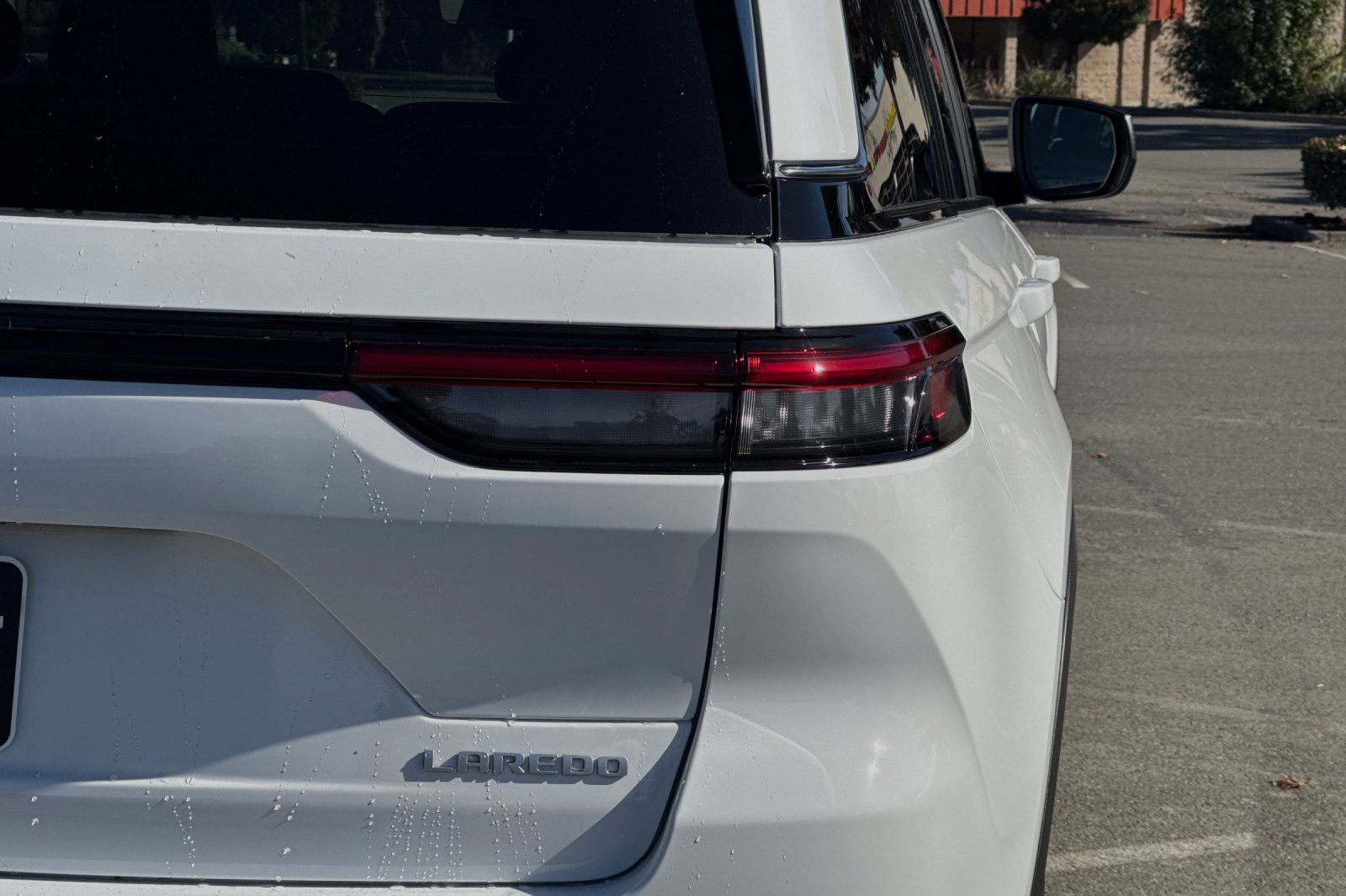 Used 2025 White Jeep Laredo X image 25