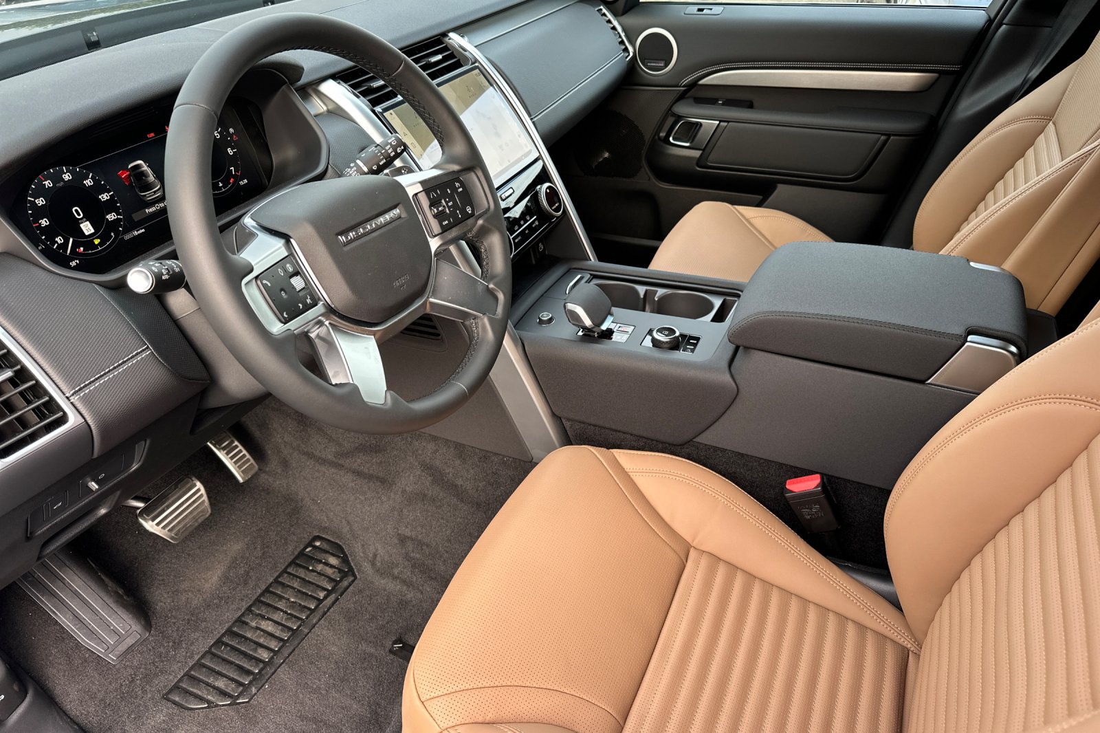 New 2025 Carpathian Grey Land Rover Dynamic SE image 10