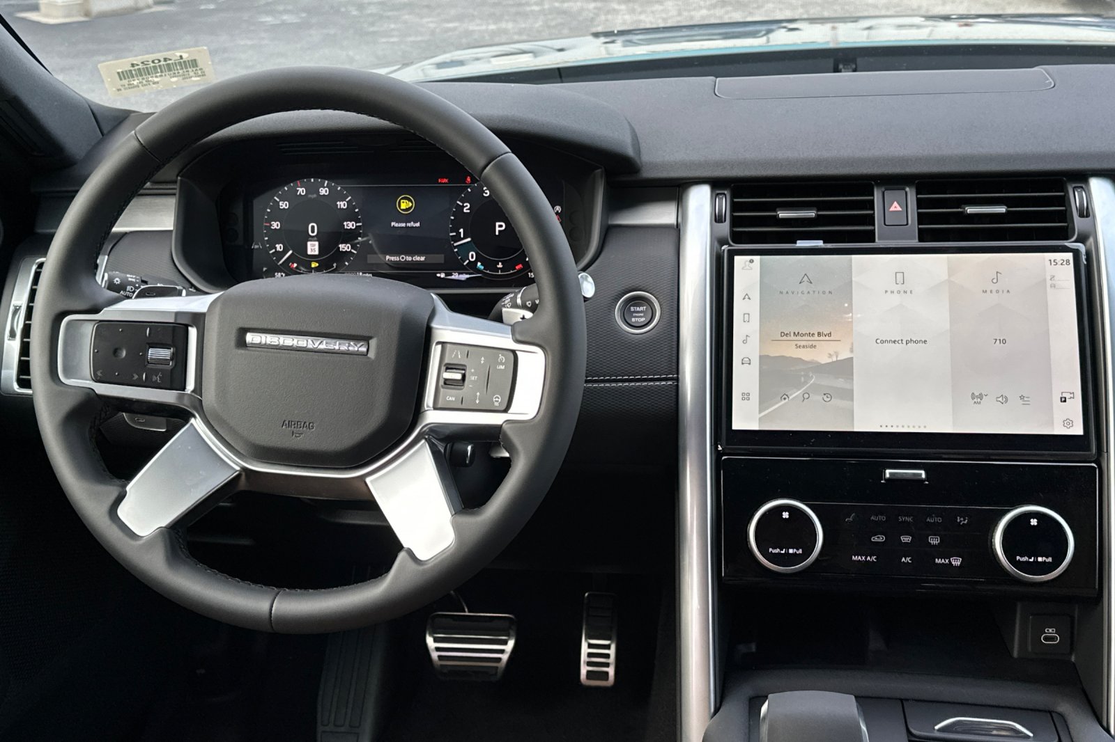 New 2025 Carpathian Grey Land Rover Dynamic SE image 14