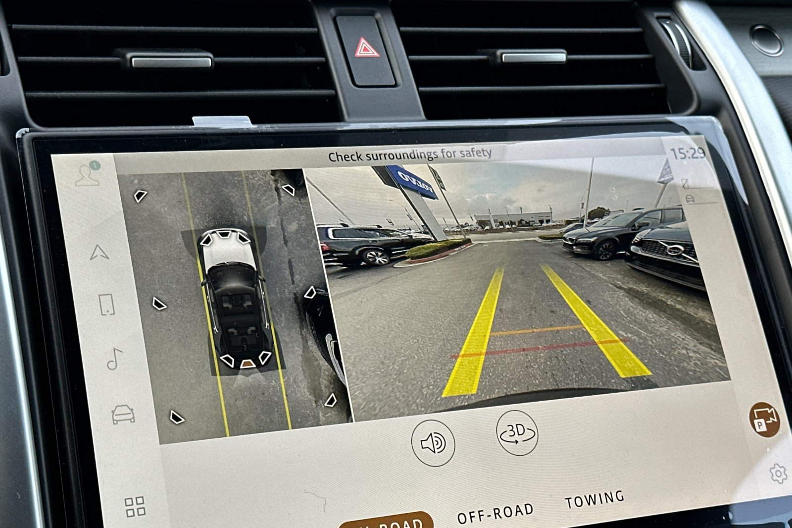 New 2025 Carpathian Grey Land Rover Dynamic SE image 19