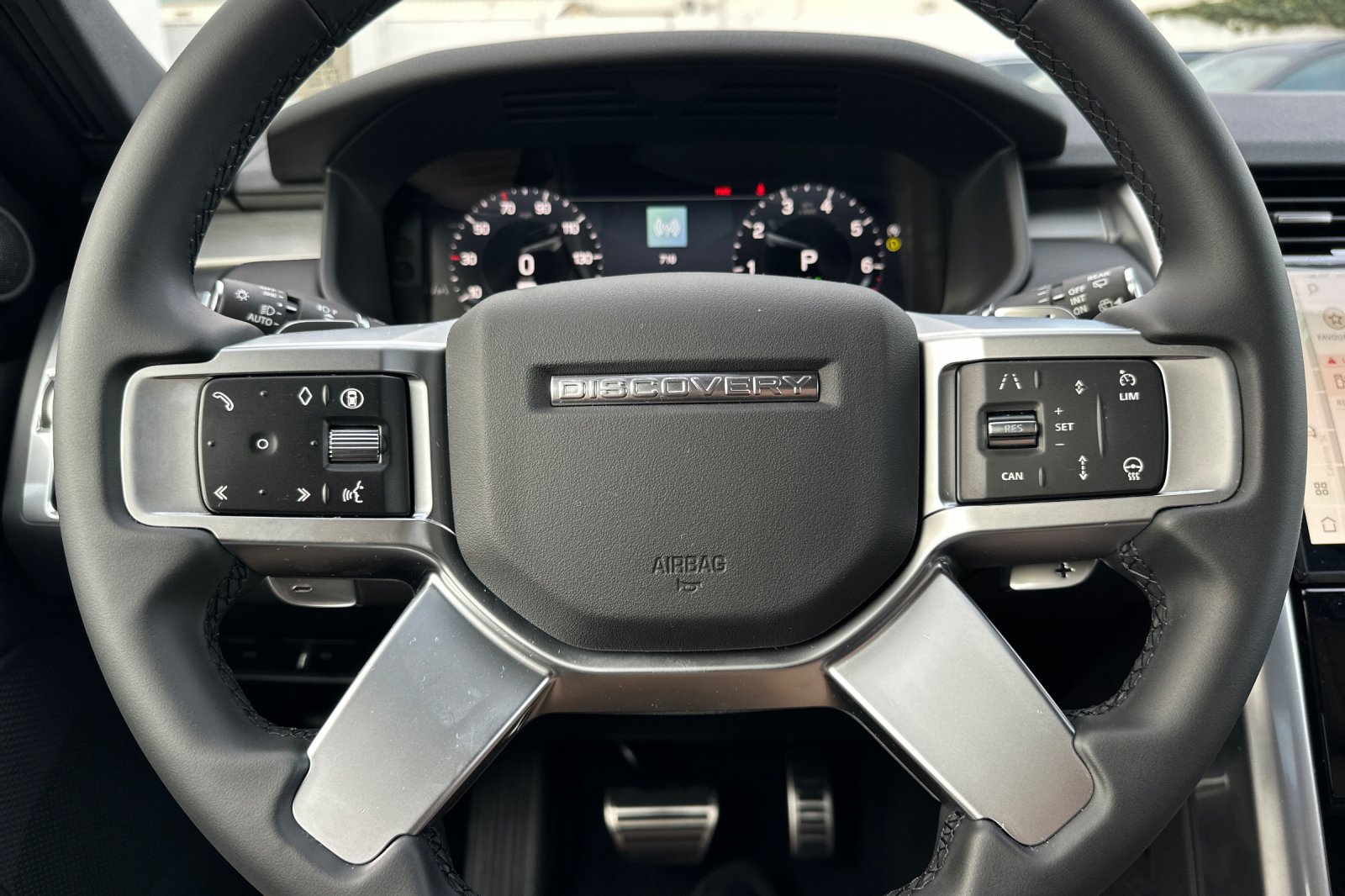 New 2025 Carpathian Grey Land Rover Dynamic SE image 23