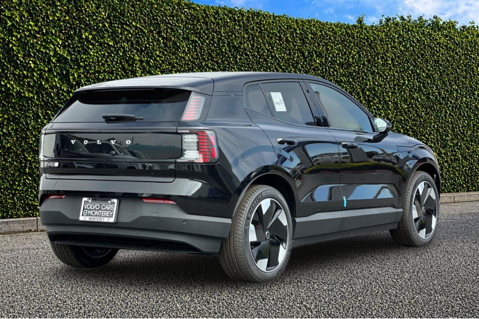 2025 Volvo EX30 Plus - Photo 6