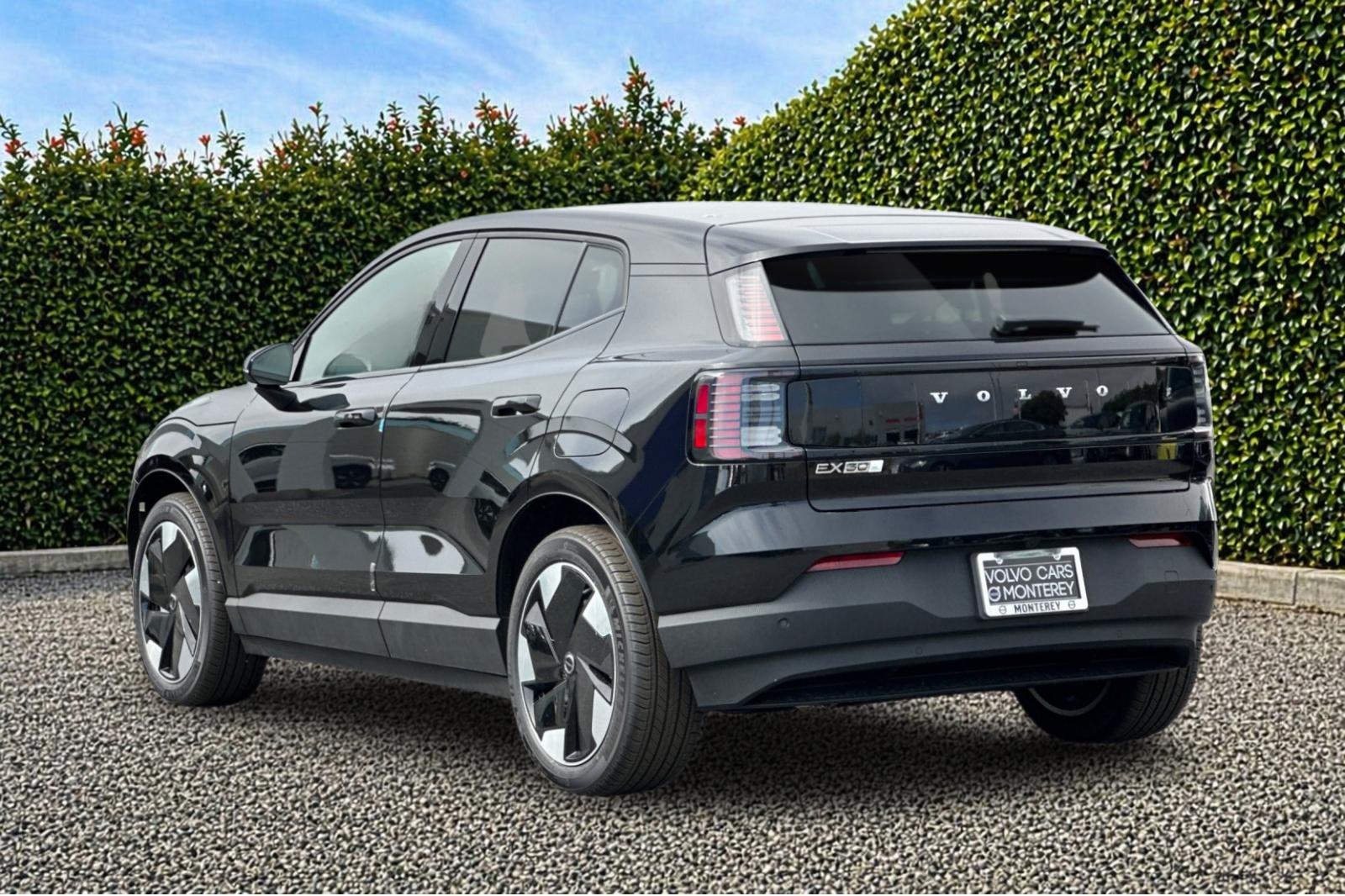 2025 Volvo EX30 Plus - Photo 4