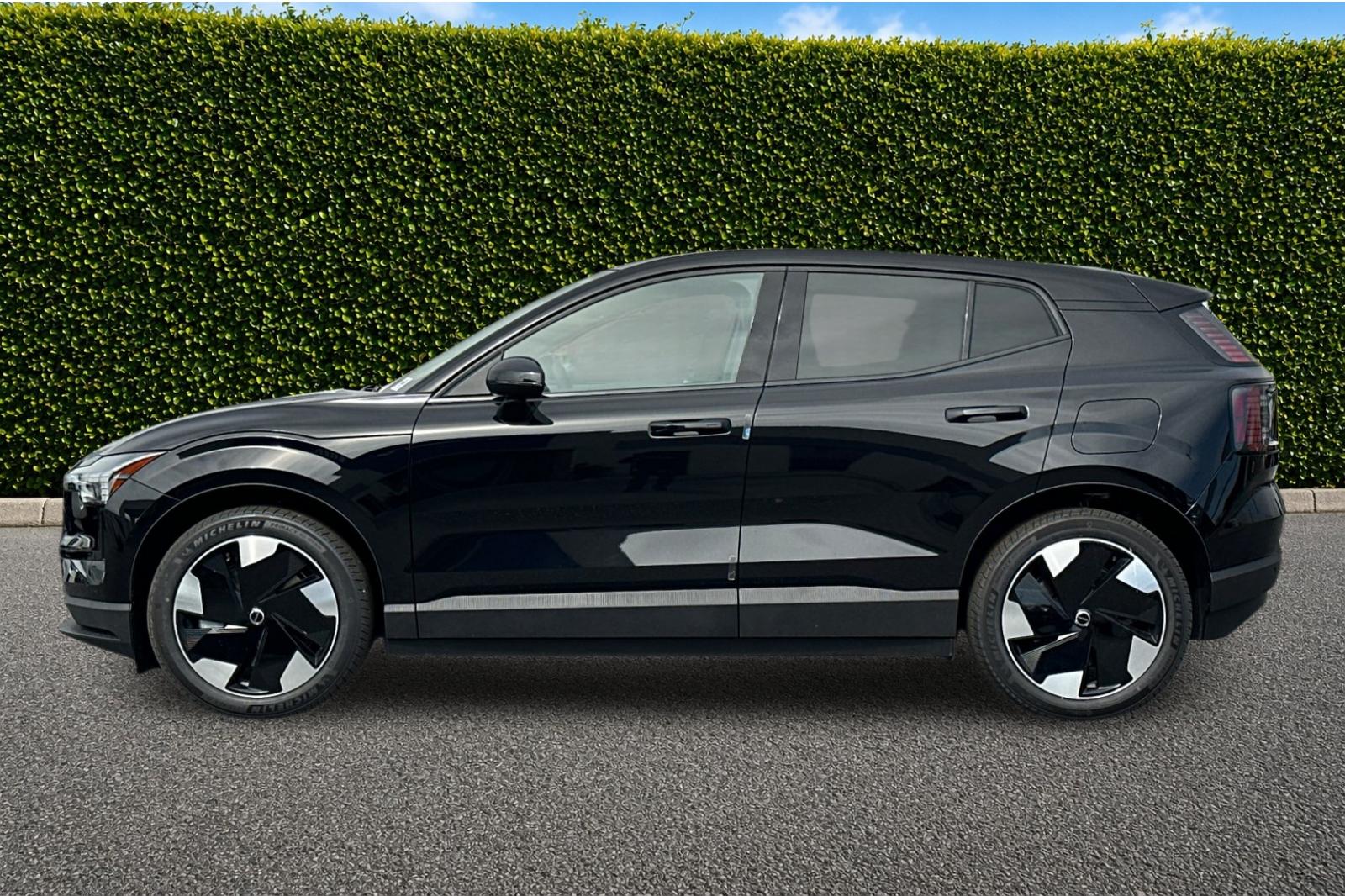 2025 Volvo EX30 Plus - Photo 3