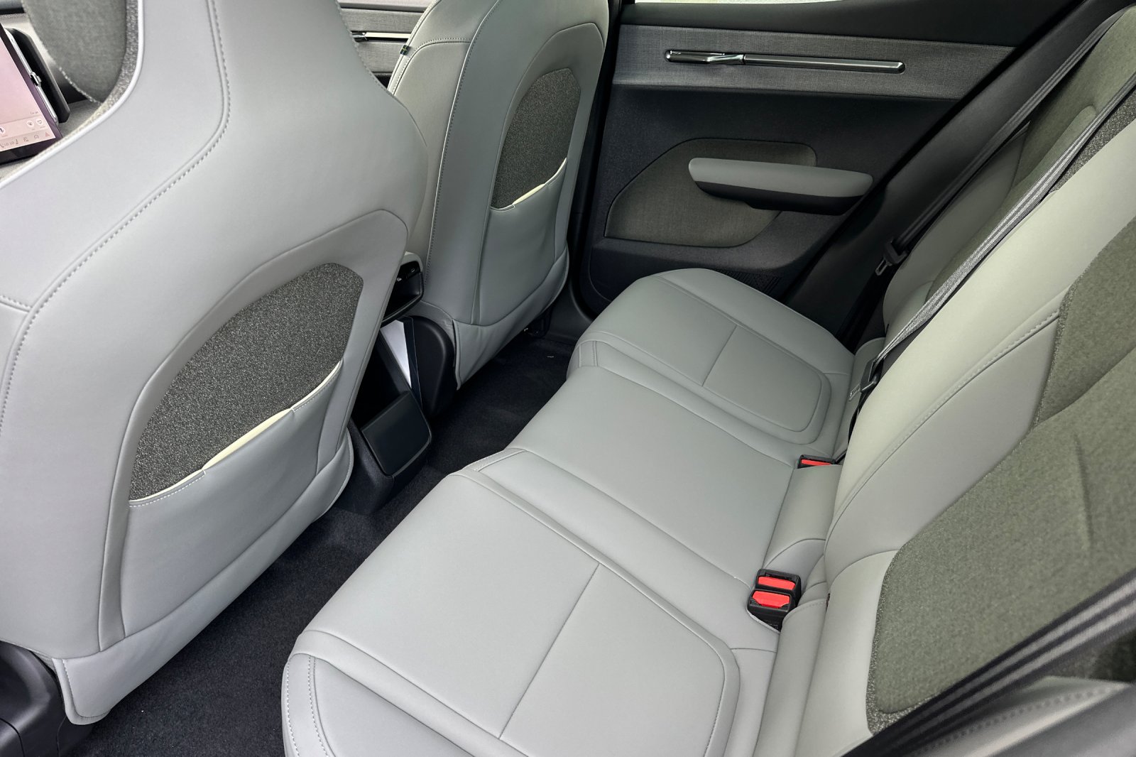 2025 Volvo EX30 Plus - Photo 12