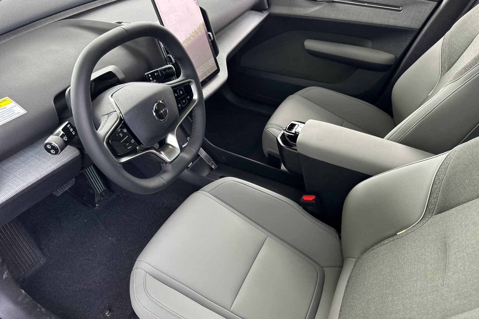 2025 Volvo EX30 Plus - Photo 10