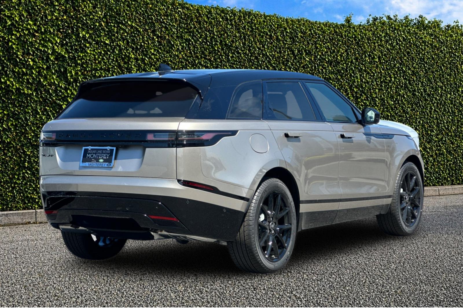 2026 Land Rover Range Rover Velar Dynamic SE - Photo 6