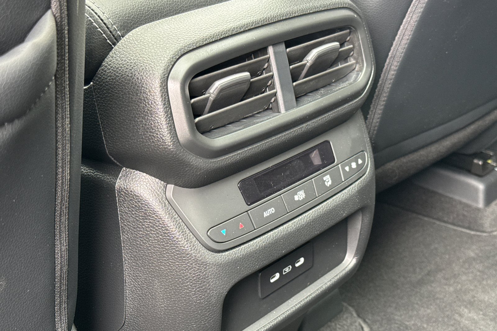 2025 Honda Pilot Touring - Photo 13