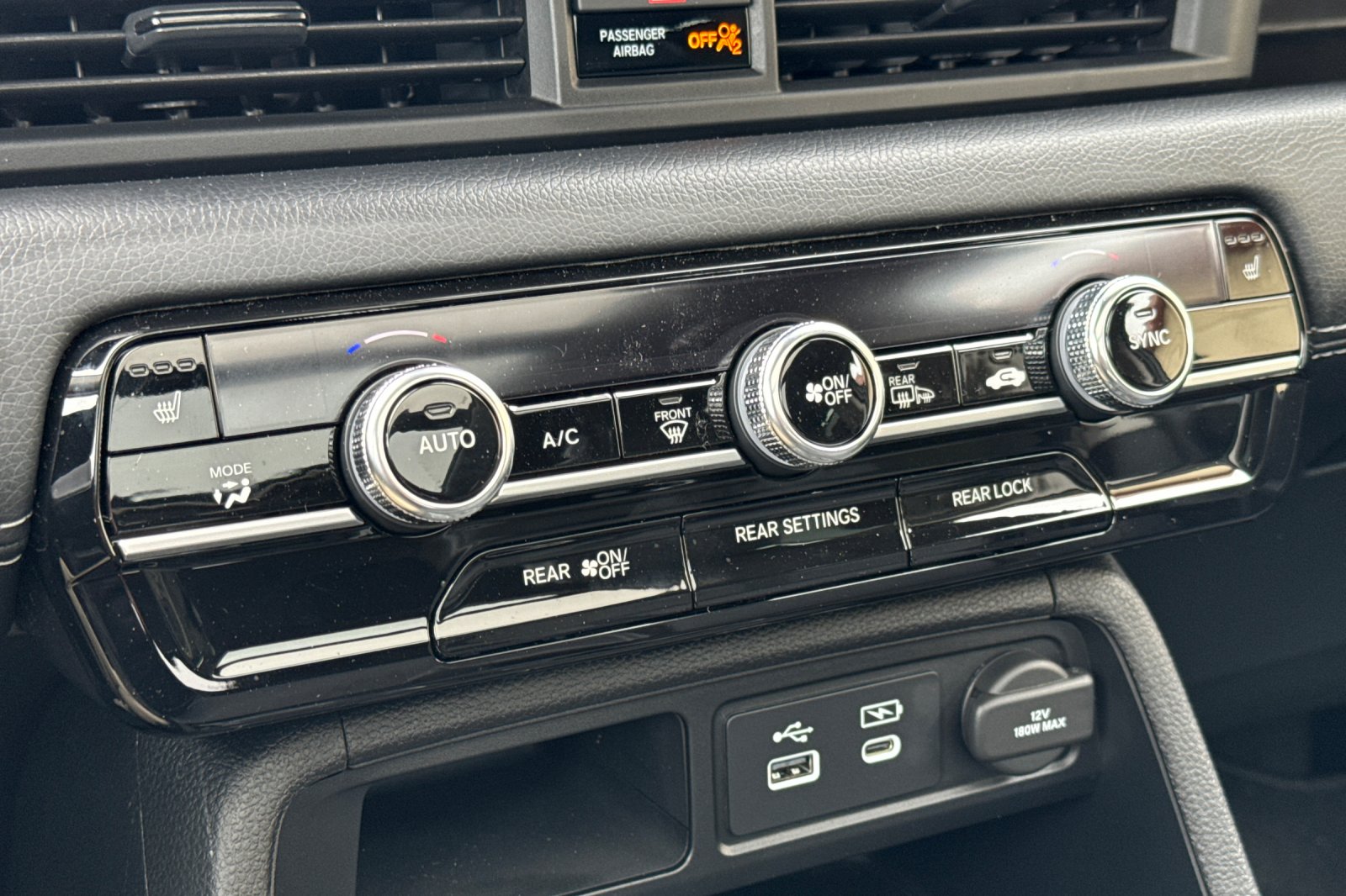 2025 Honda Pilot Touring - Photo 24