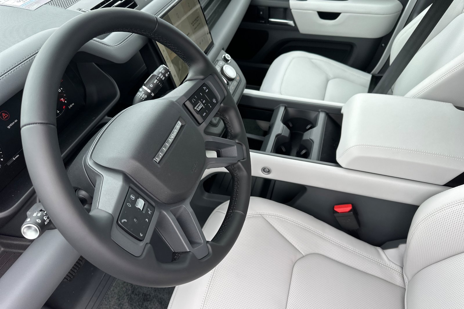 2025 Land Rover Defender S - Photo 10
