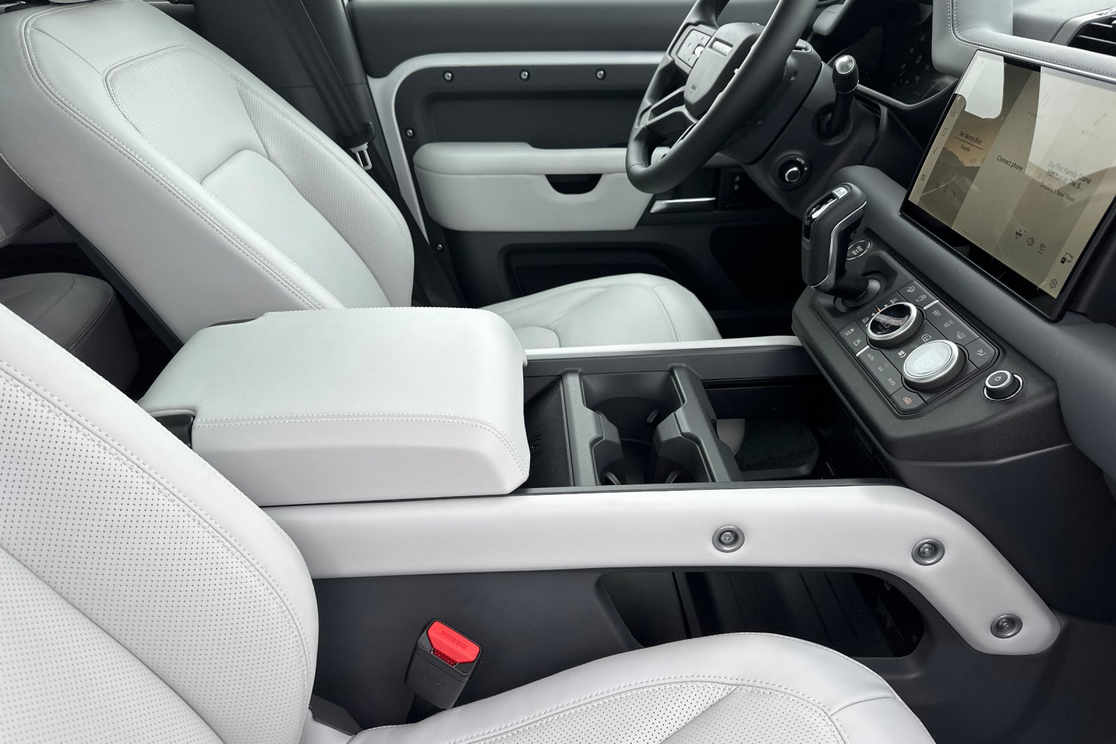 2025 Land Rover Defender S - Photo 16