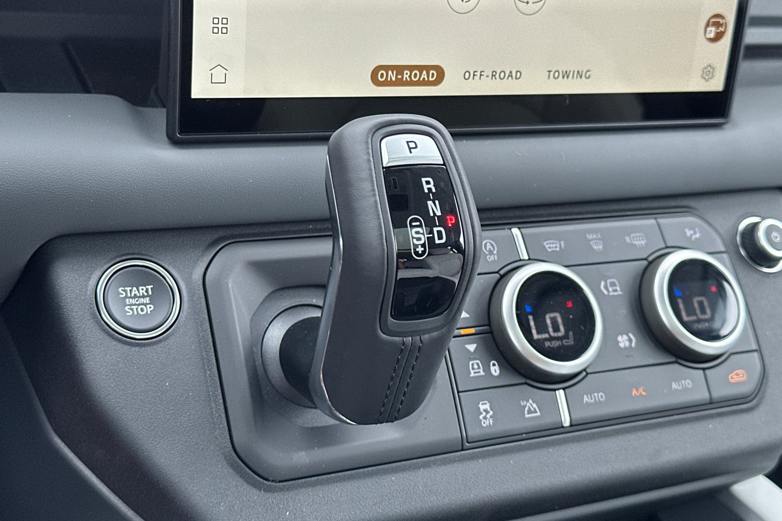 2025 Land Rover Defender S - Photo 22