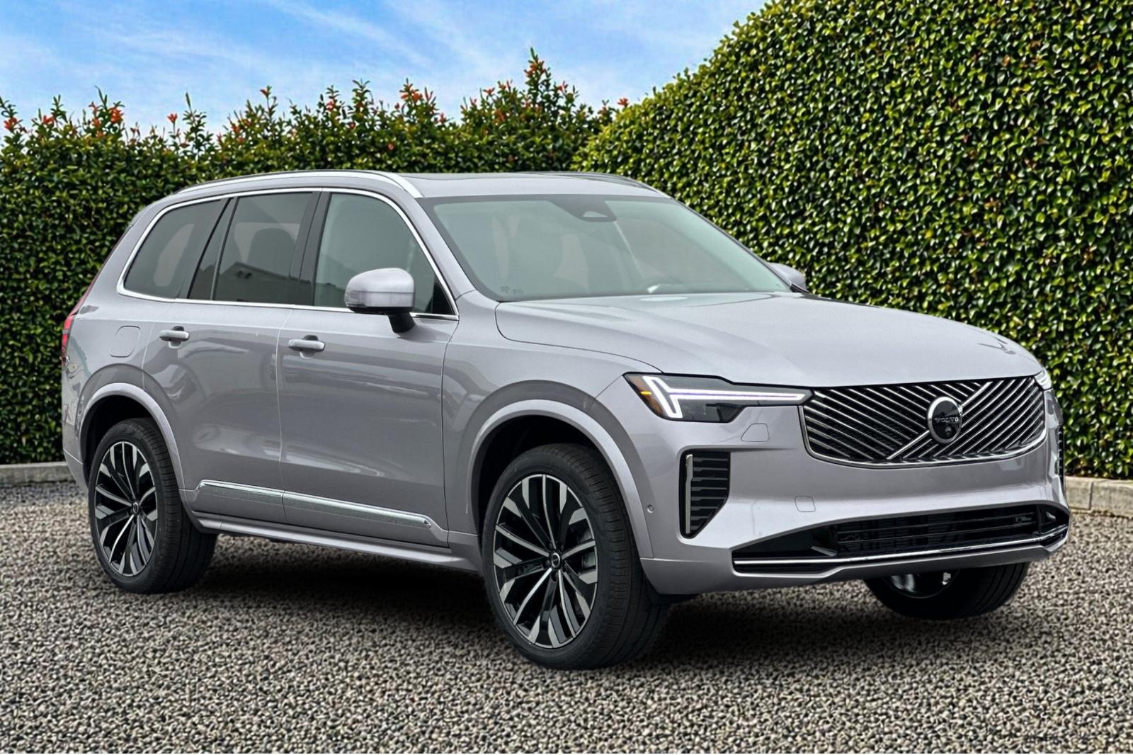 2026 Volvo XC90 Plus - Photo 8