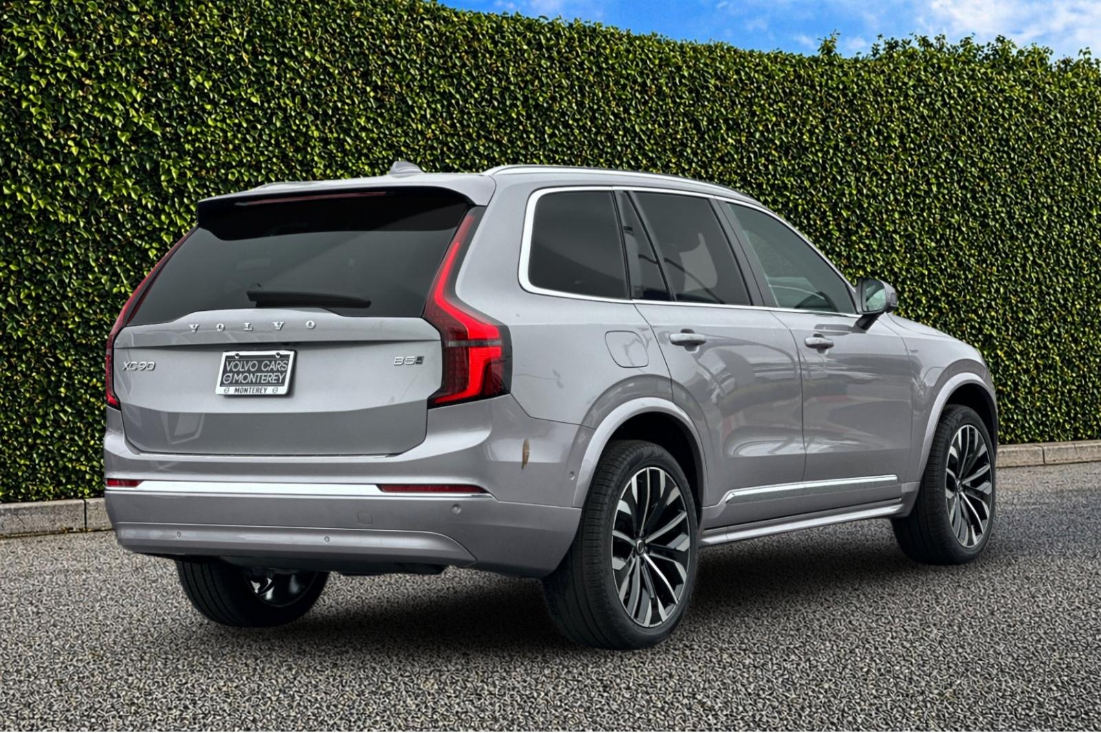 2026 Volvo XC90 Plus - Photo 6