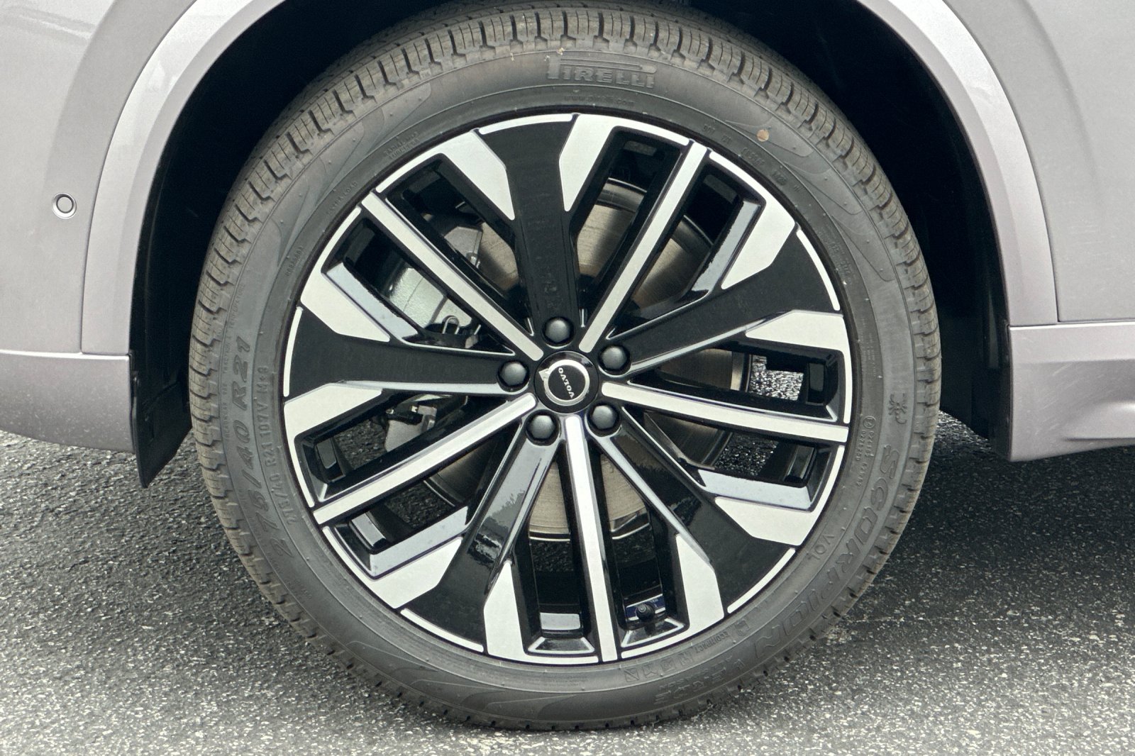 2026 Volvo XC90 Plus - Photo 24