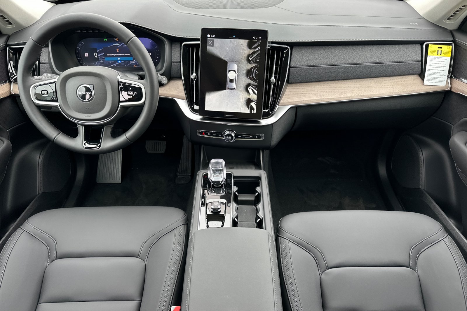 2026 Volvo XC90 Plus - Photo 13