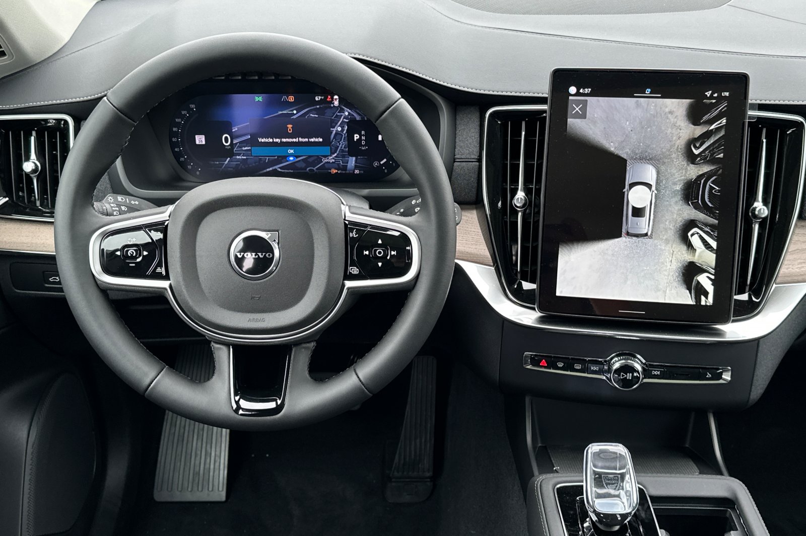 2026 Volvo XC90 Plus - Photo 14
