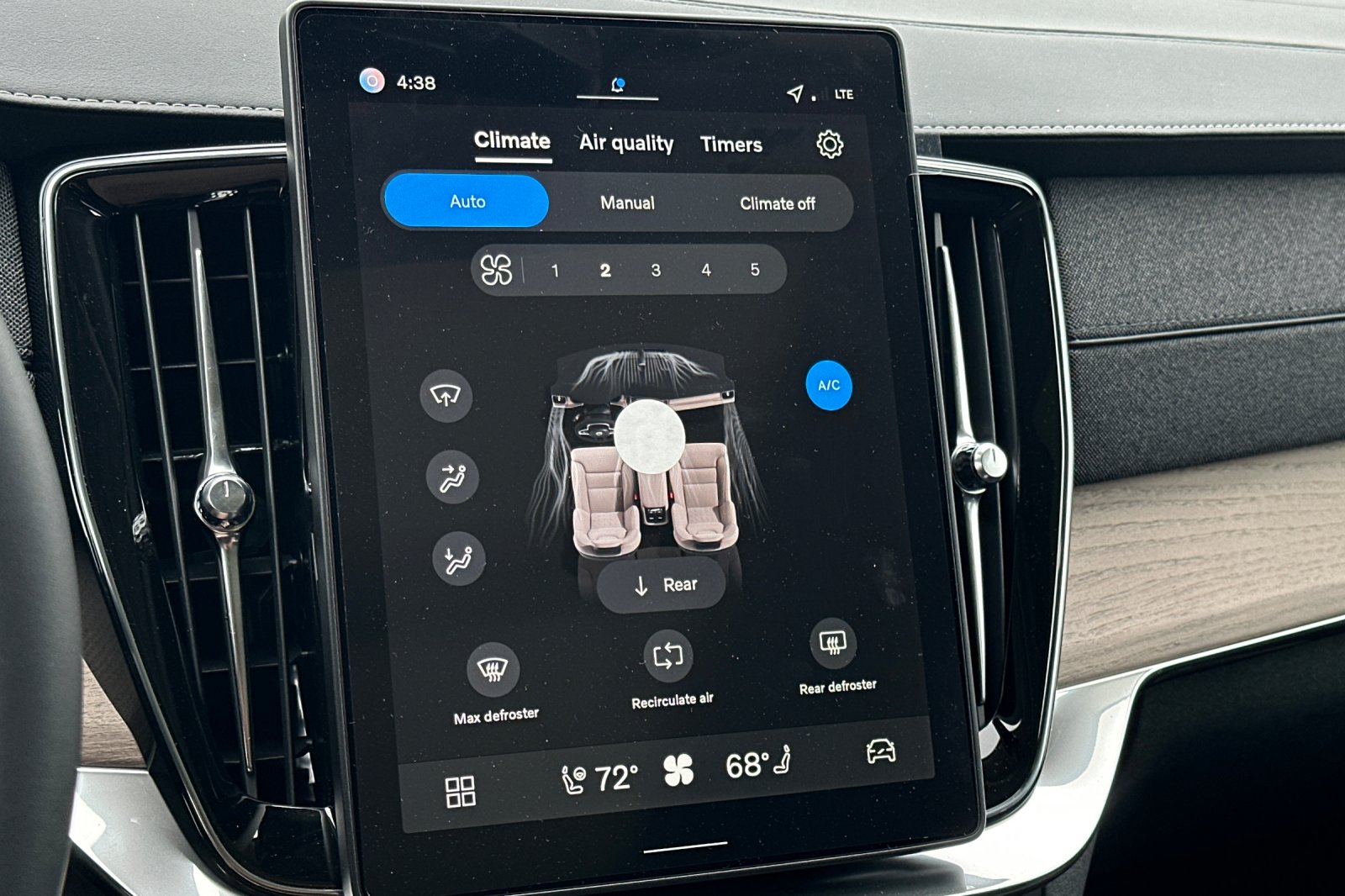 2026 Volvo XC90 Plus - Photo 21