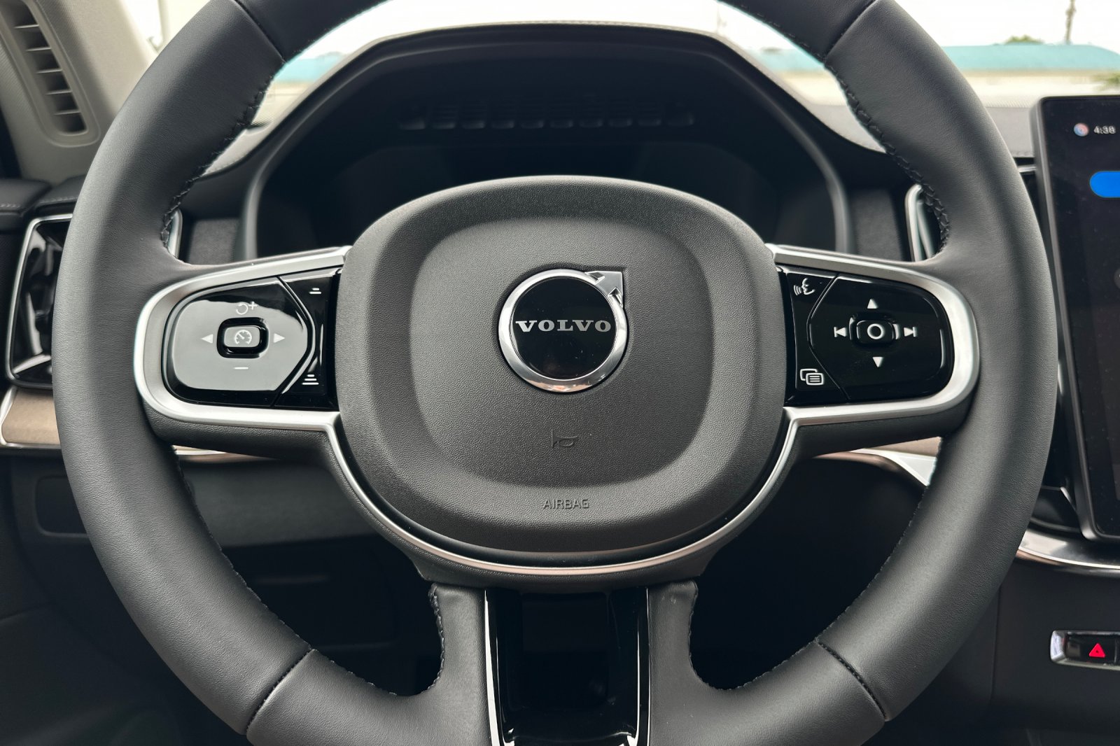 2026 Volvo XC90 Plus - Photo 23