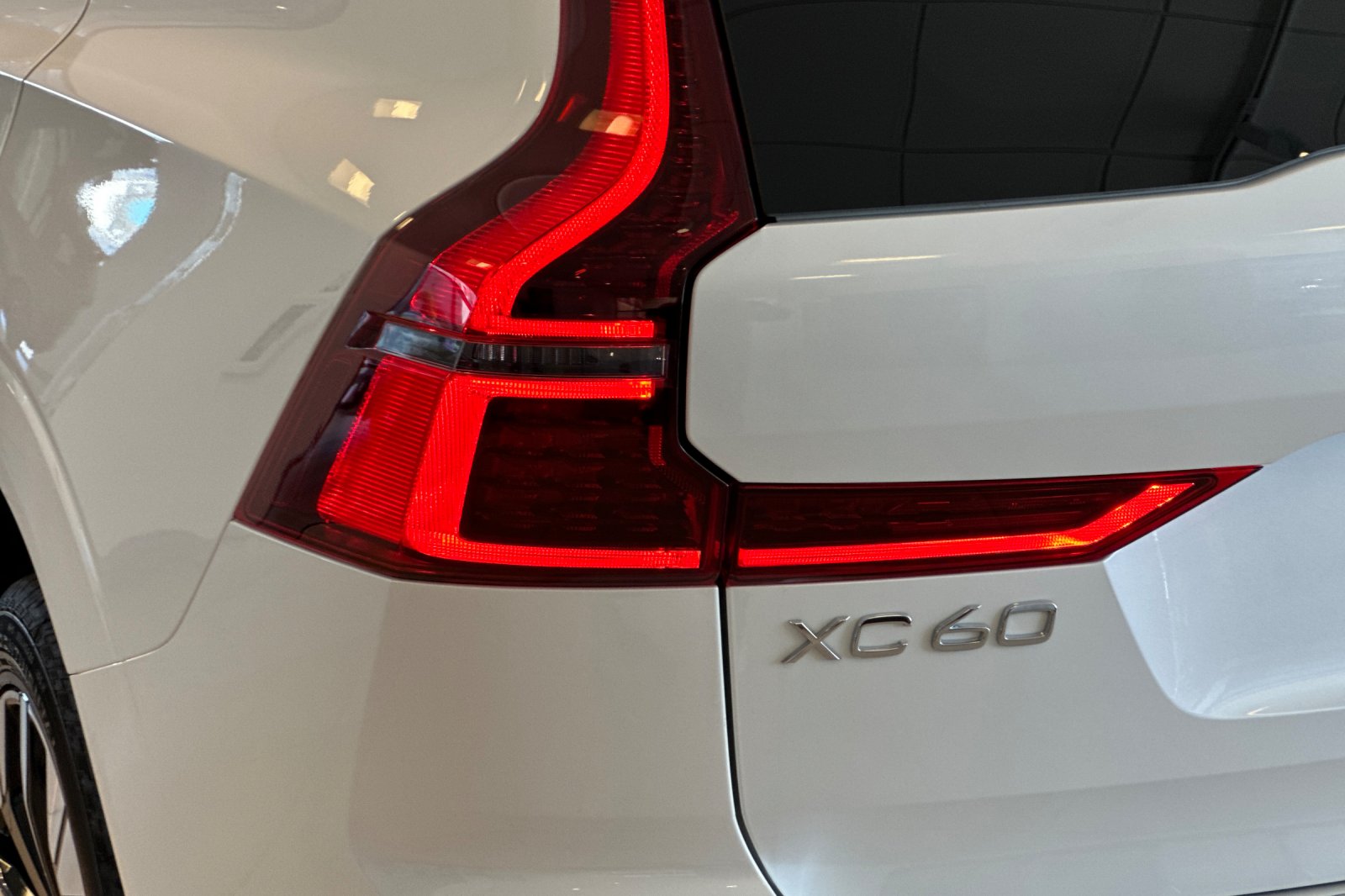 2026 Volvo XC60 Plus - Photo 25