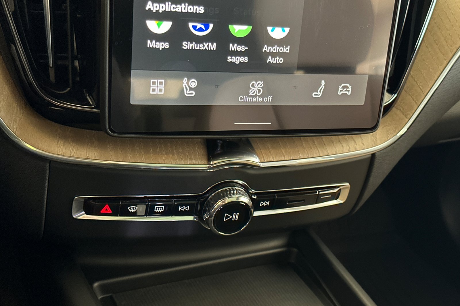 2026 Volvo XC60 Plus - Photo 19
