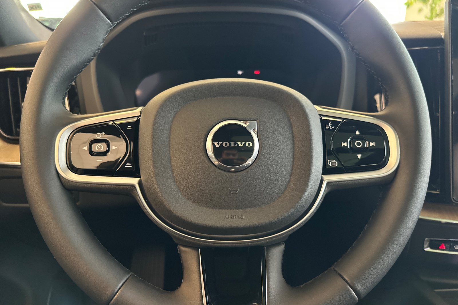 2026 Volvo XC60 Plus - Photo 22