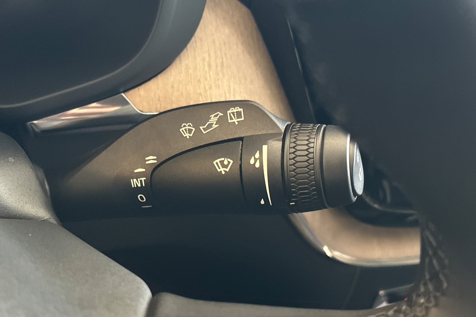 2026 Volvo XC60 Plus - Photo 23
