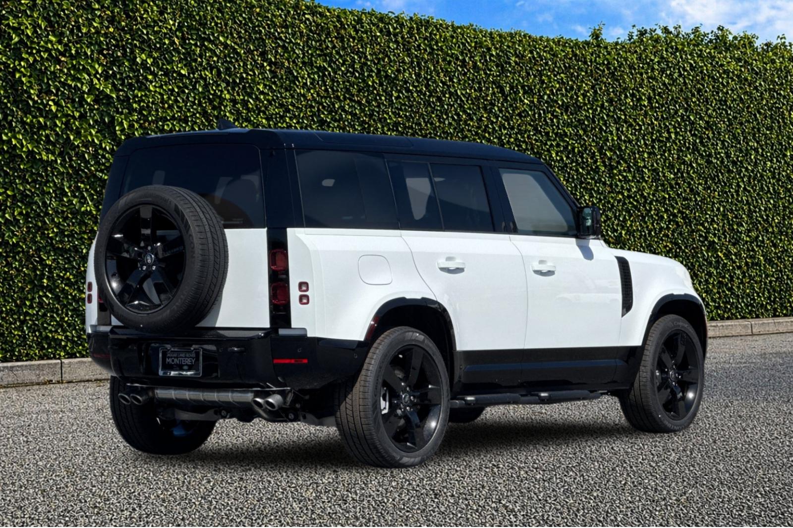 2025 Land Rover Defender X-Dynamic SE - Photo 6