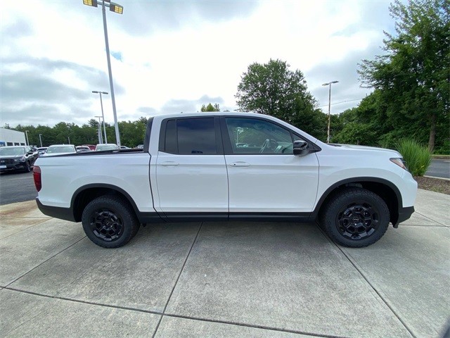 New 2025 Platinum White Pearl Honda TrailSport+ image 2