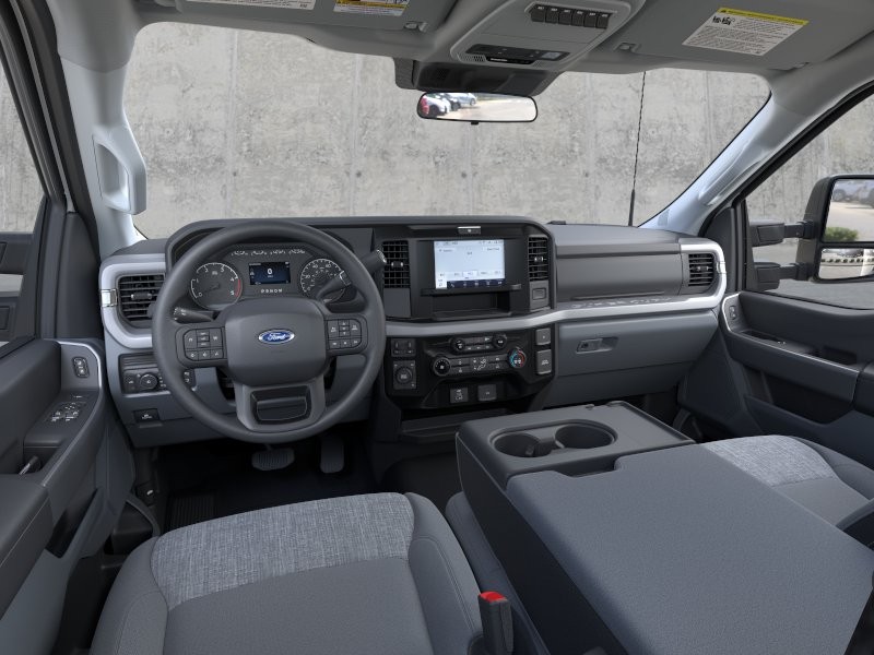 2025 Ford F-450 Super Duty Chassis Cab XLT - Photo 10