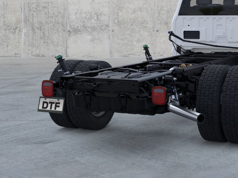 2025 Ford F-450 Super Duty Chassis Cab XLT - Photo 22