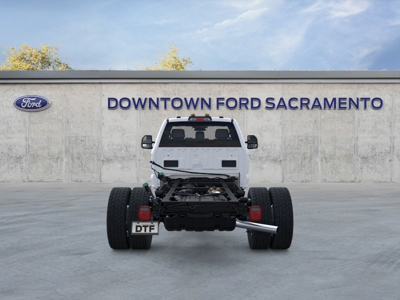 2025 Ford F-450 Super Duty Chassis Cab XLT - Photo 28