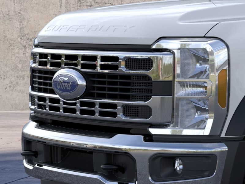 2025 Ford F-450 Super Duty Chassis Cab XLT - Photo 17