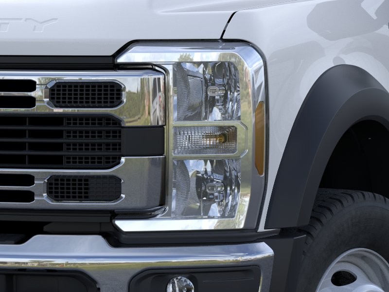 2025 Ford F-450 Super Duty Chassis Cab XLT - Photo 18