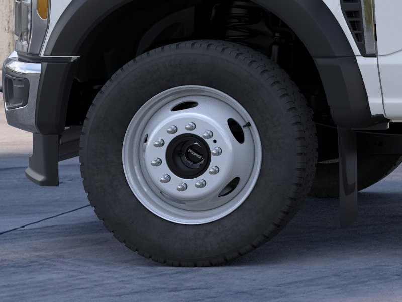 2025 Ford F-450 Super Duty Chassis Cab XLT - Photo 19