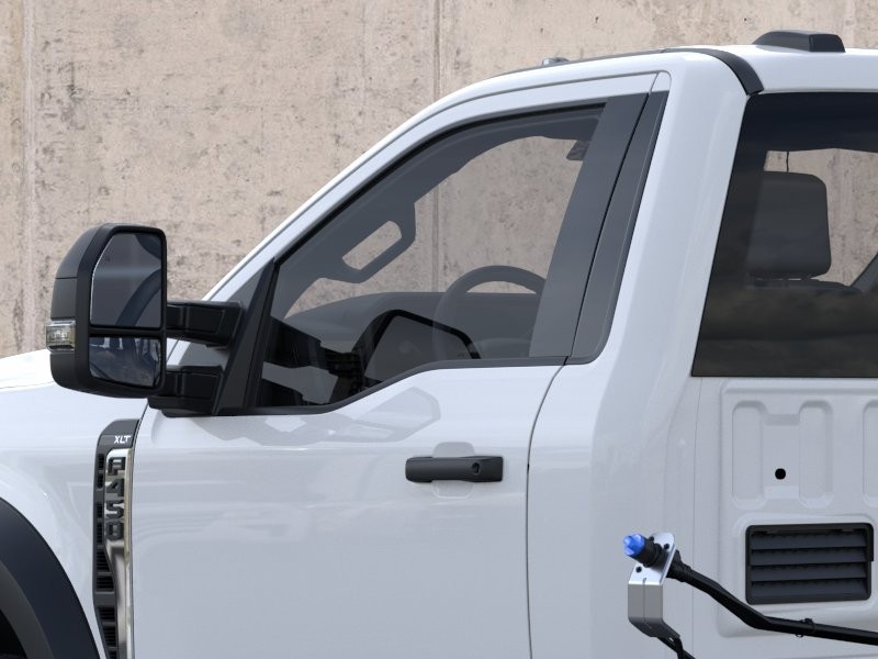 2025 Ford F-450 Super Duty Chassis Cab XLT - Photo 20
