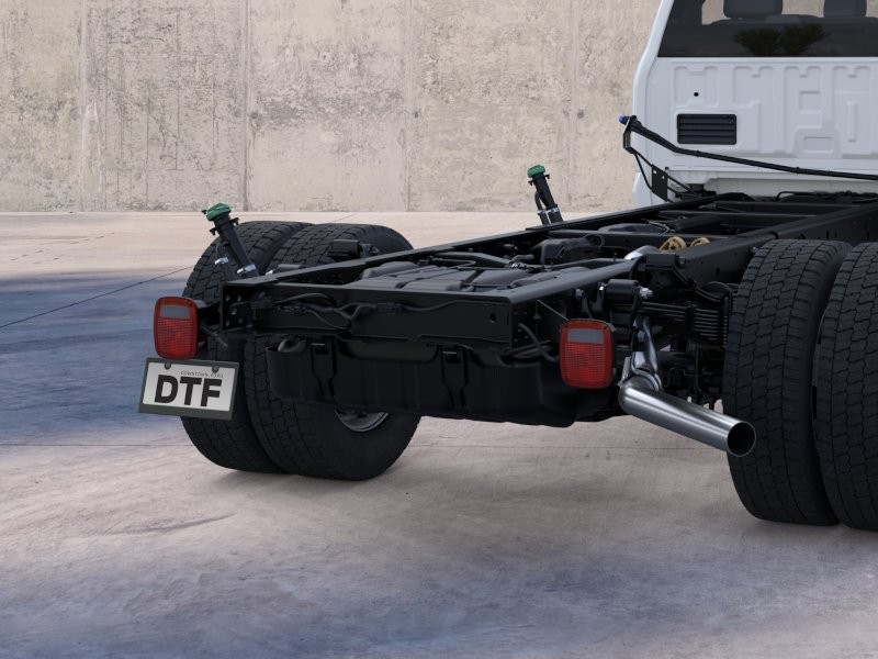 2025 Ford F-450 Super Duty Chassis Cab XLT - Photo 21
