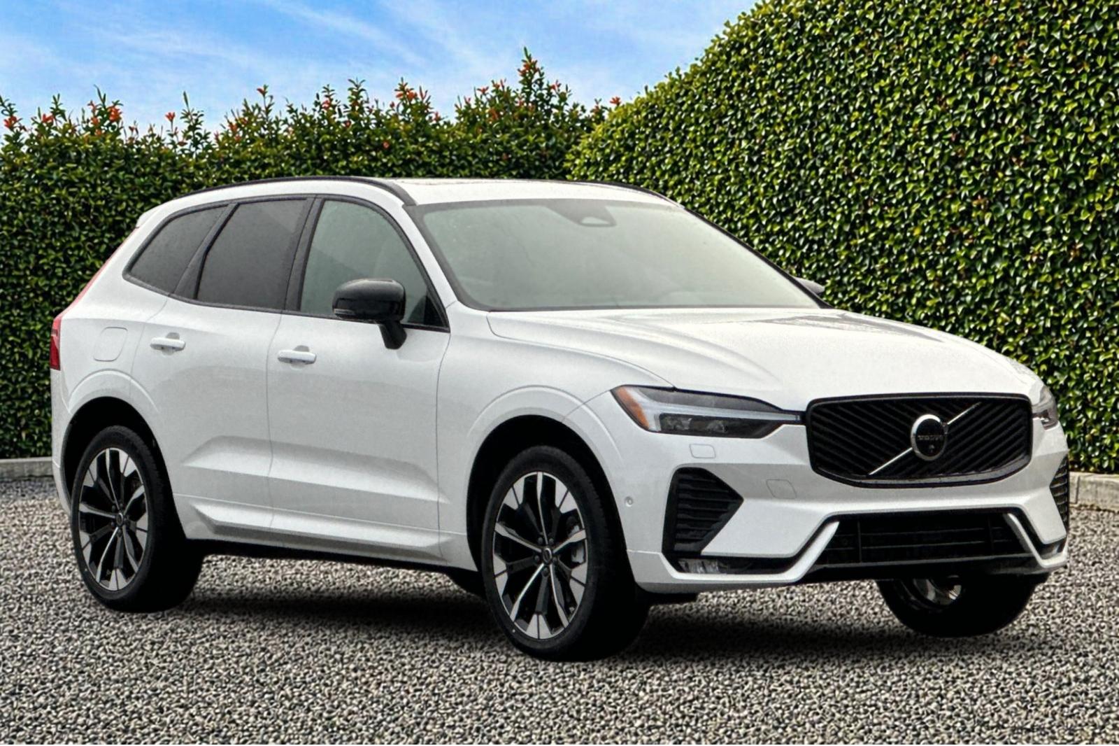 2026 Volvo XC60 Plus - Photo 8