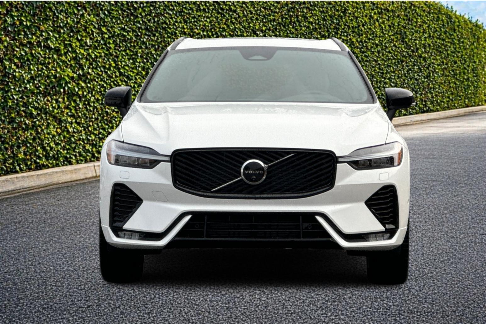 2026 Volvo XC60 Plus - Photo 9