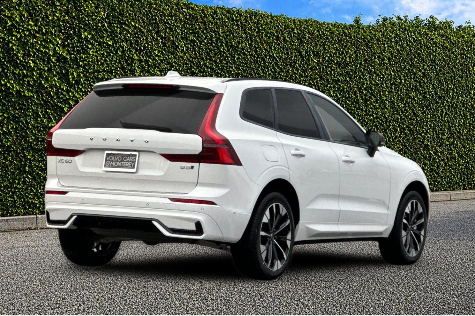 2026 Volvo XC60 Plus - Photo 6