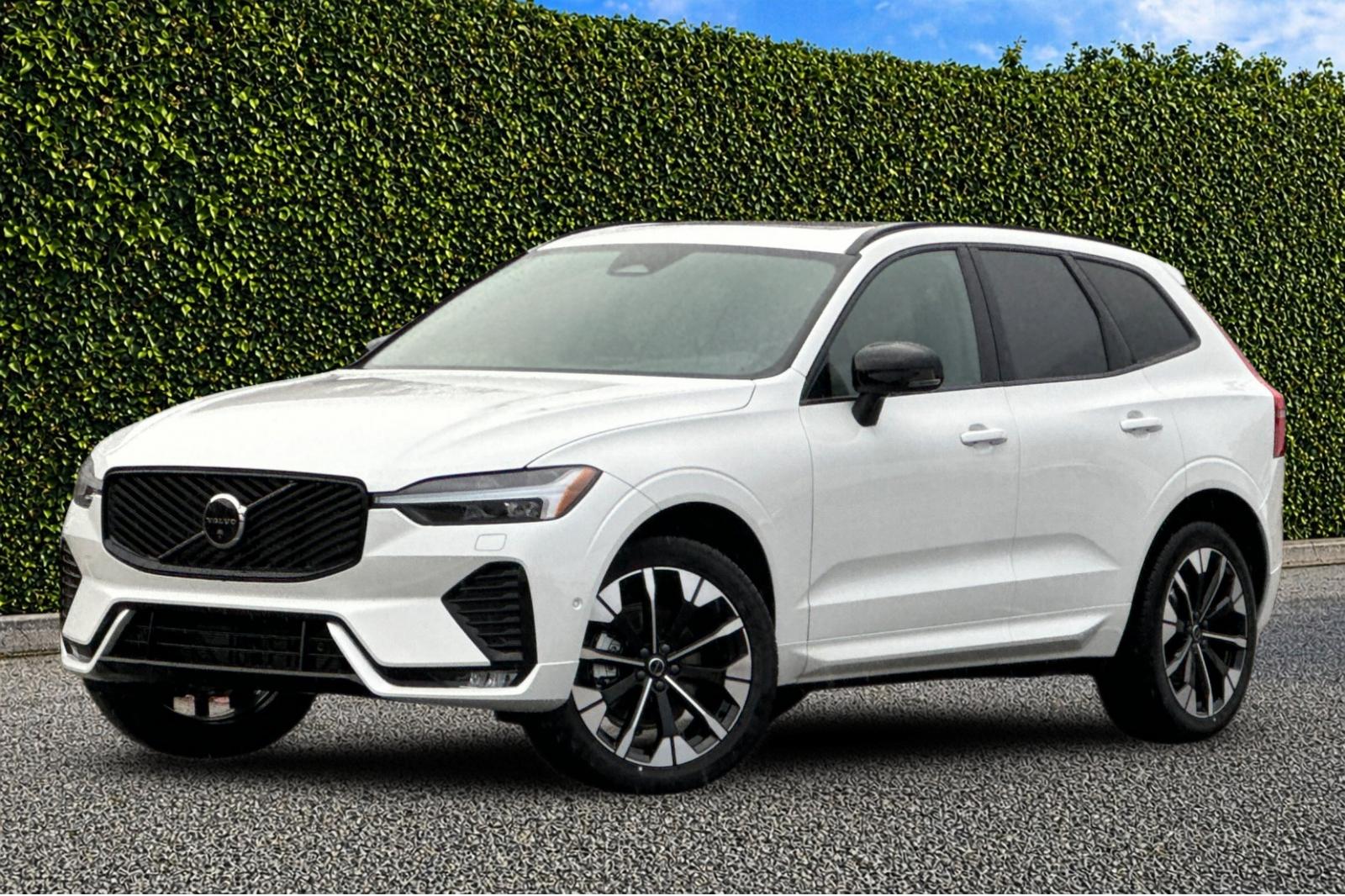 2026 Volvo XC60 B5 Plus Dark AWD's photo