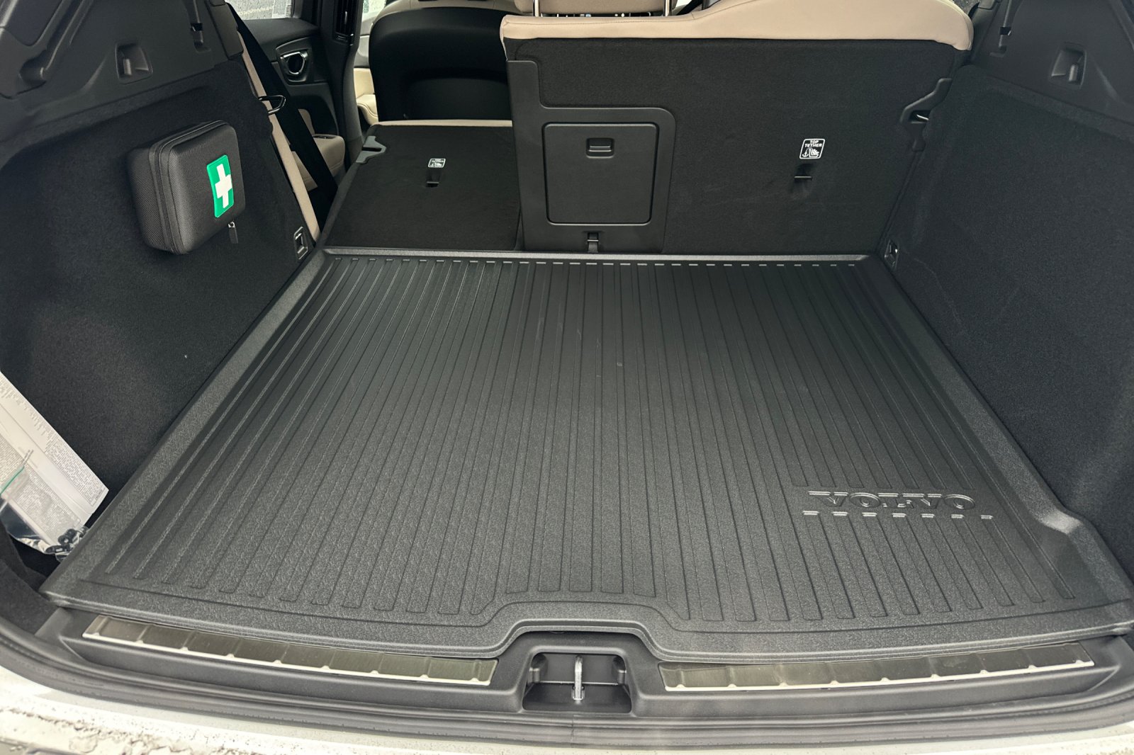 2026 Volvo XC60 Plus - Photo 15