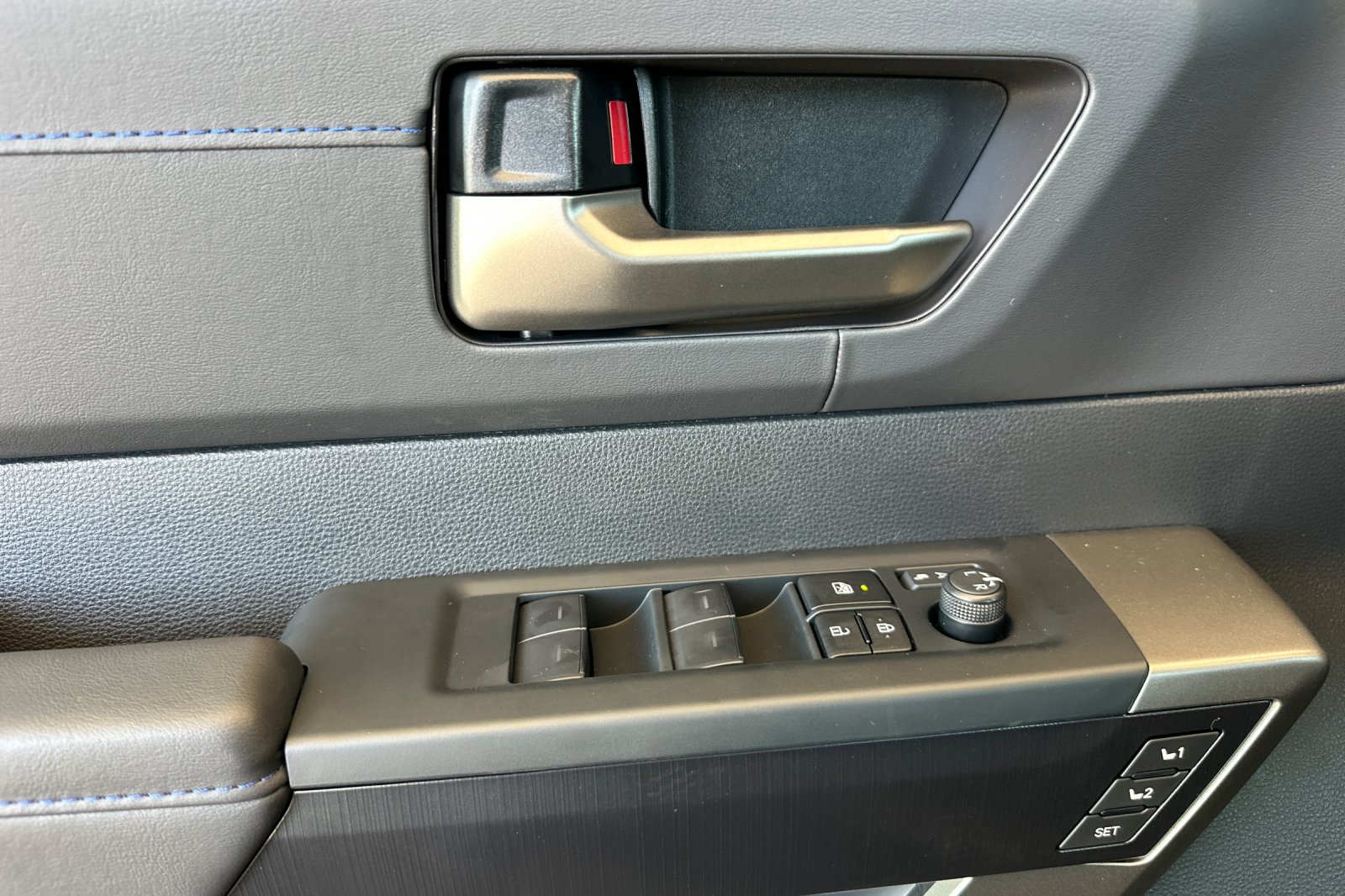 2026 Toyota Sequoia Platinum - Photo 9