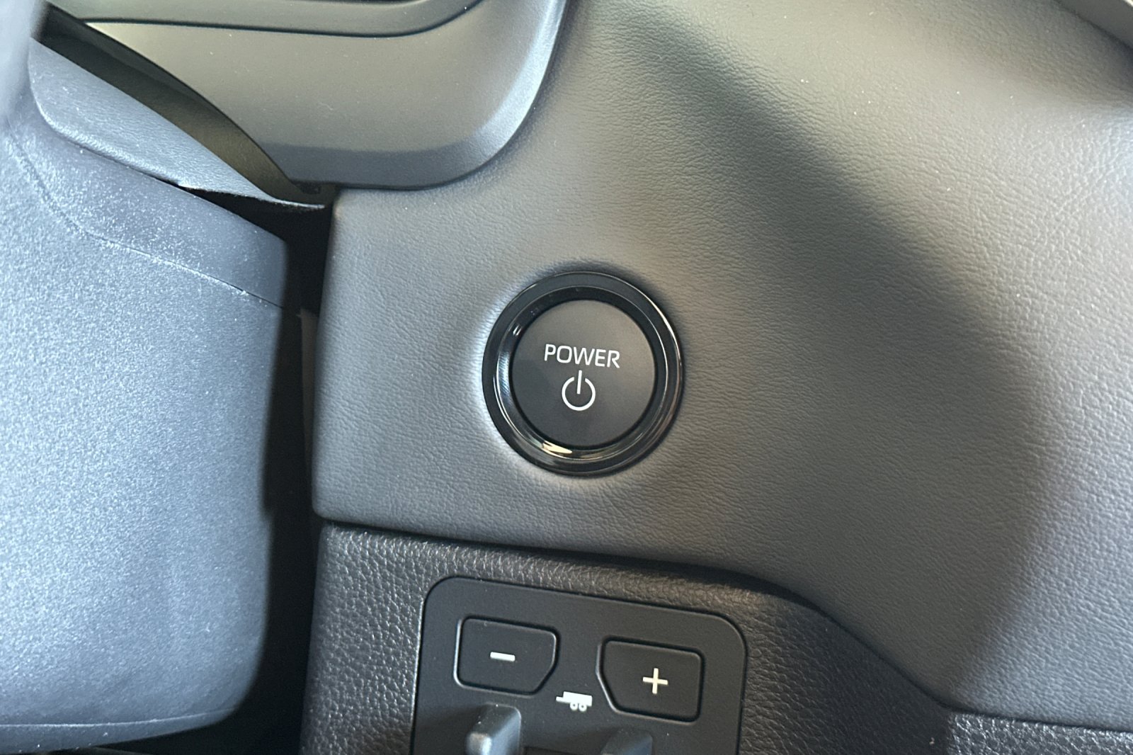 2026 Toyota Sequoia Platinum - Photo 21