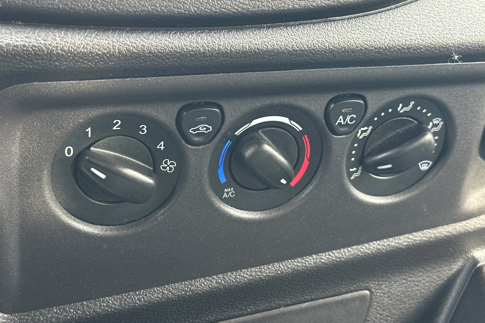 2016 Ford Transit Base - Photo 15