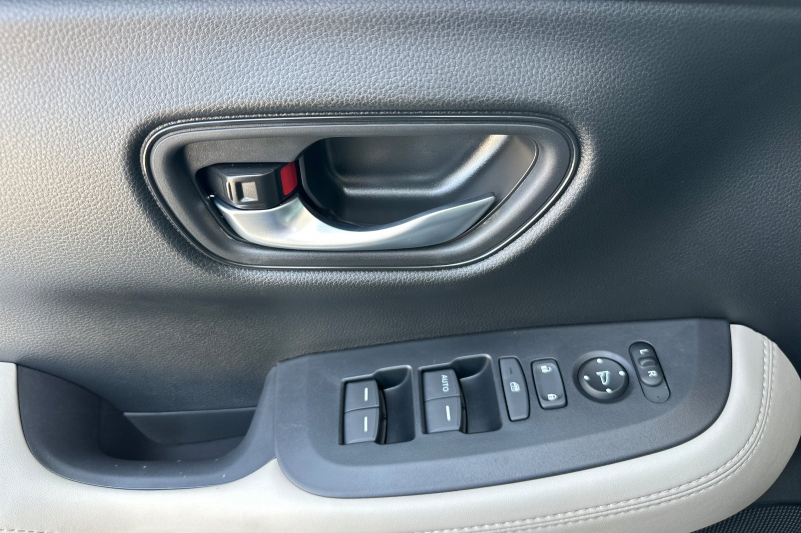 2026 Honda HR-V LX - Photo 10