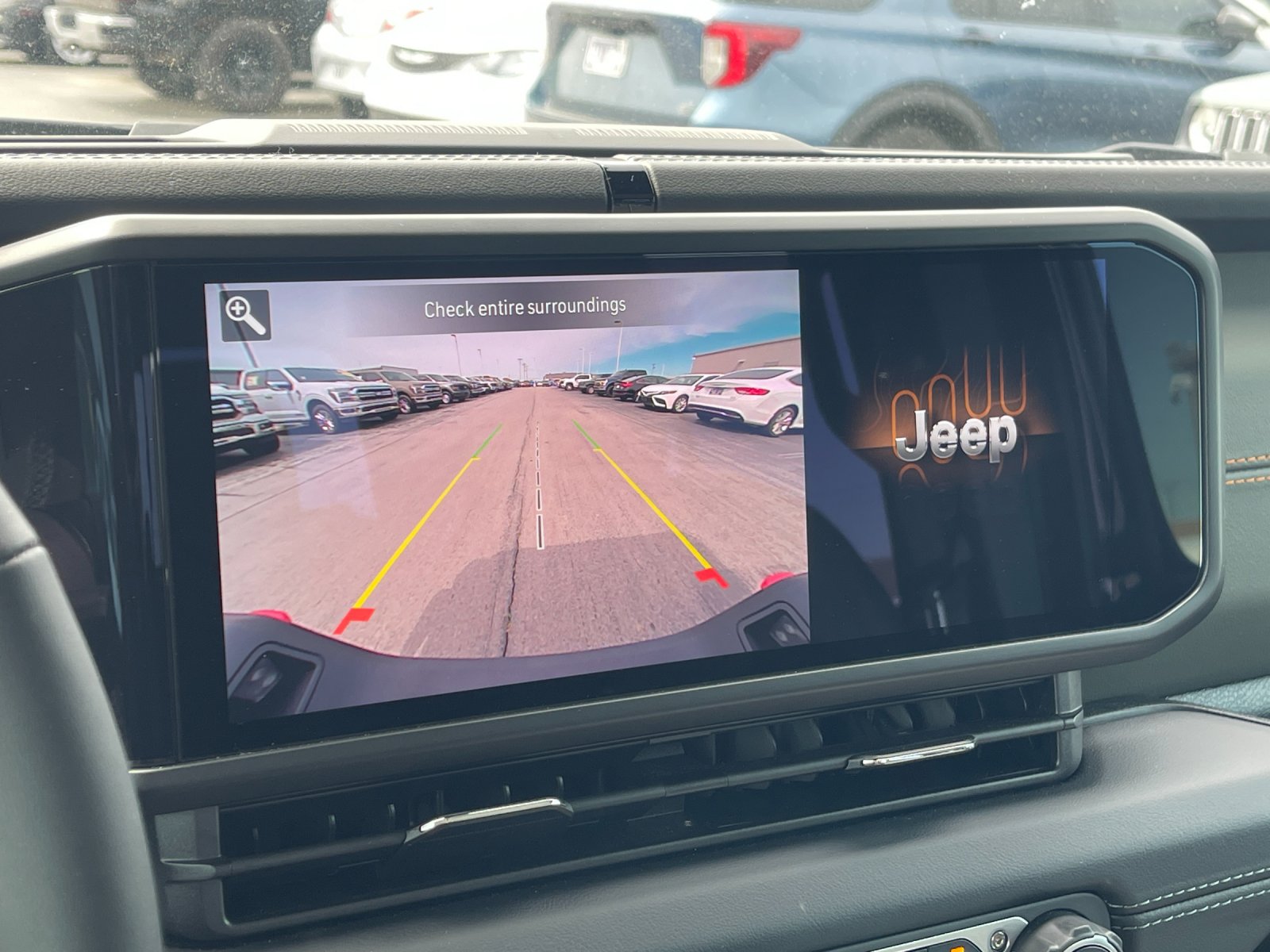 Used 2025 Black Jeep Mojave image 20