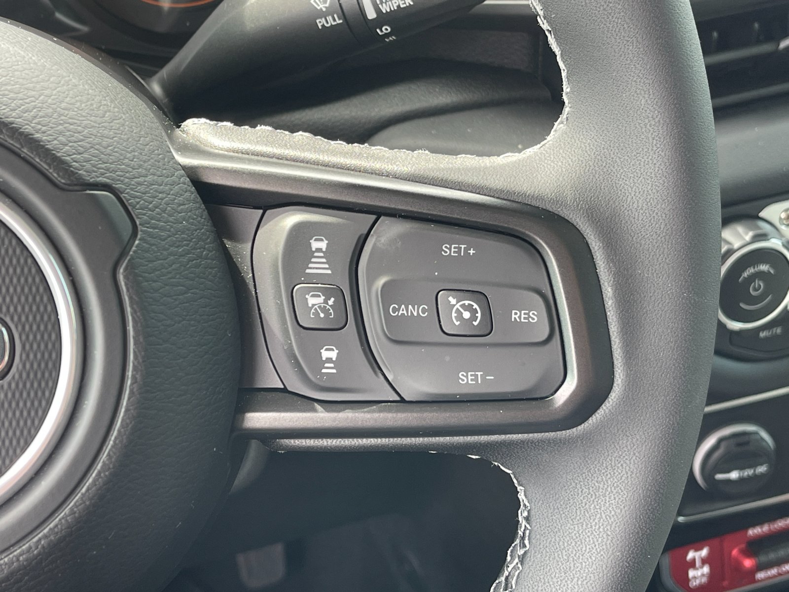 Used 2025 Black Jeep Mojave image 26