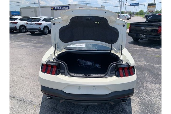 New 2025 Wimbledon White Ford GT Premium image 21